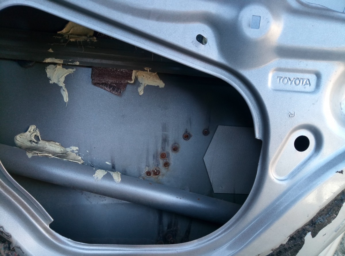 Дверь задняя правая для Toyota Avensis II 2003-2008       6700305110 на Toyota Avensis II T250