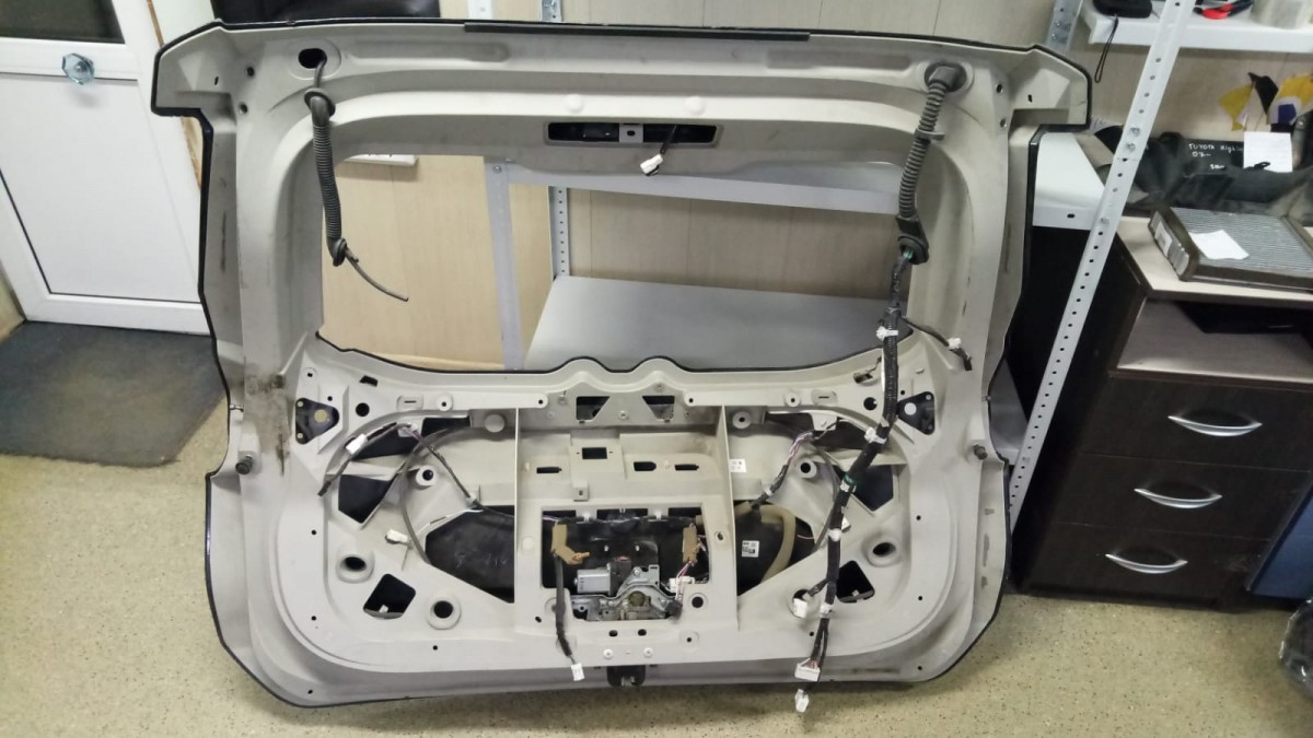 Крышка багажника Nissan X-Trail T32  на Nissan X-Trail T31