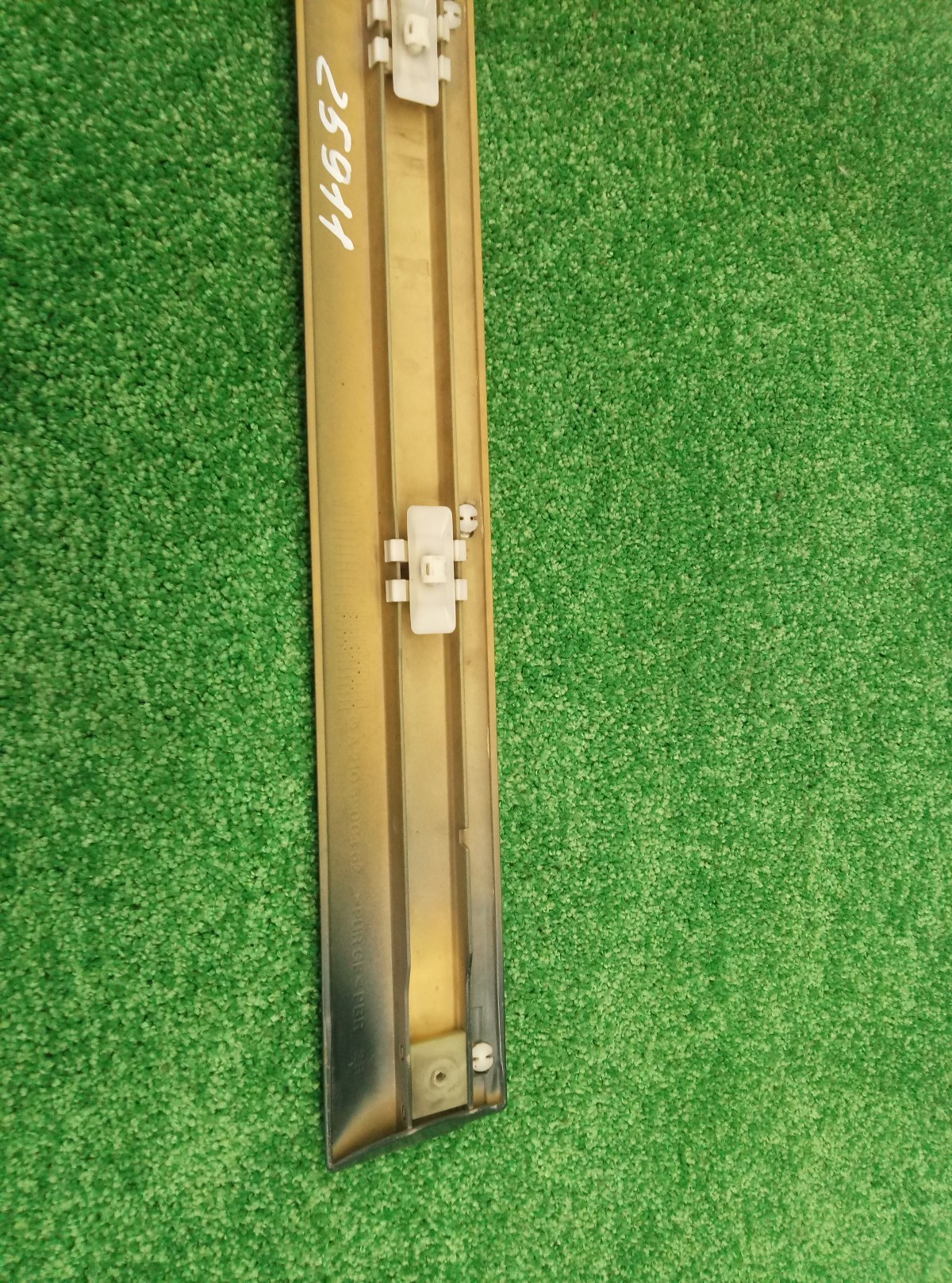 Накладка двери передней правой W210 A2106900462 Mercedes-Benz E-Class на Mercedes-Benz E-Class (W210,S210)