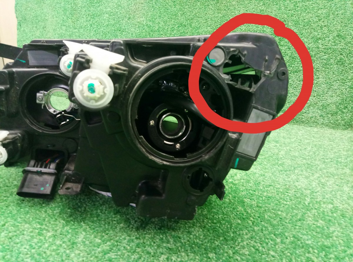 Фара передняя правая Geely Coolray 6600003287 на Geely Emgrand EC7 