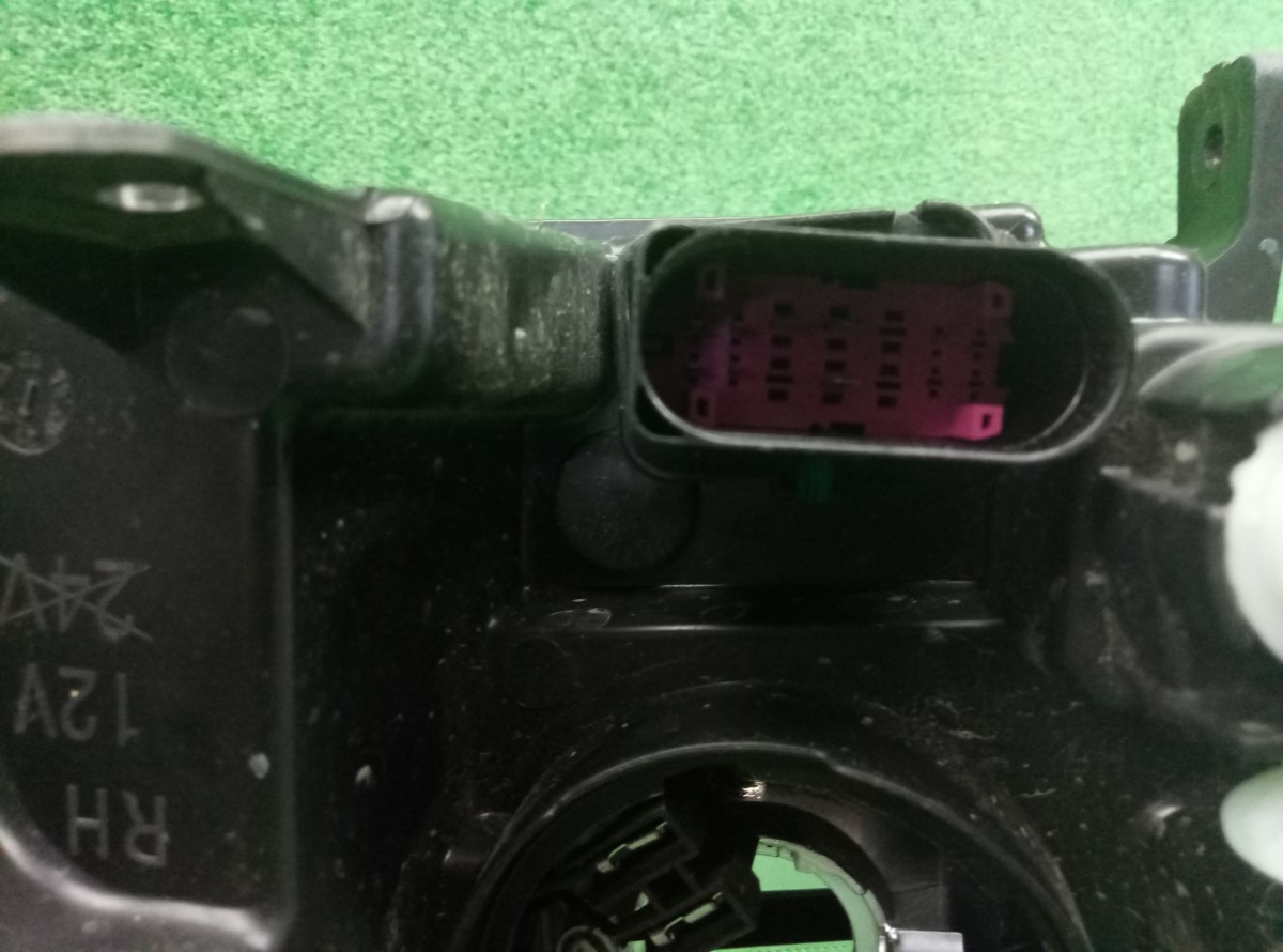 Фара передняя правая Geely Coolray 6600003287 на Geely Emgrand EC7 