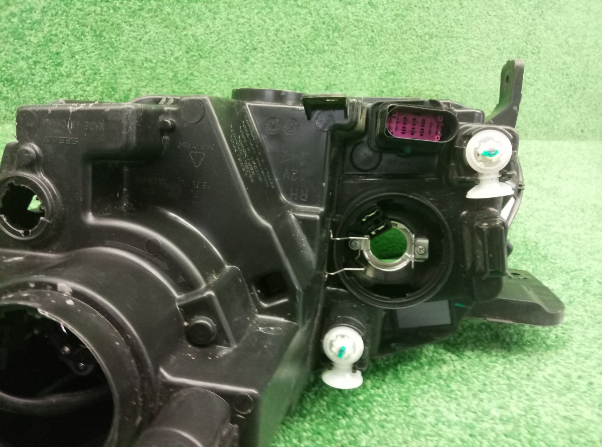 Фара передняя правая Geely Coolray 6600003287 на Geely Emgrand EC7 