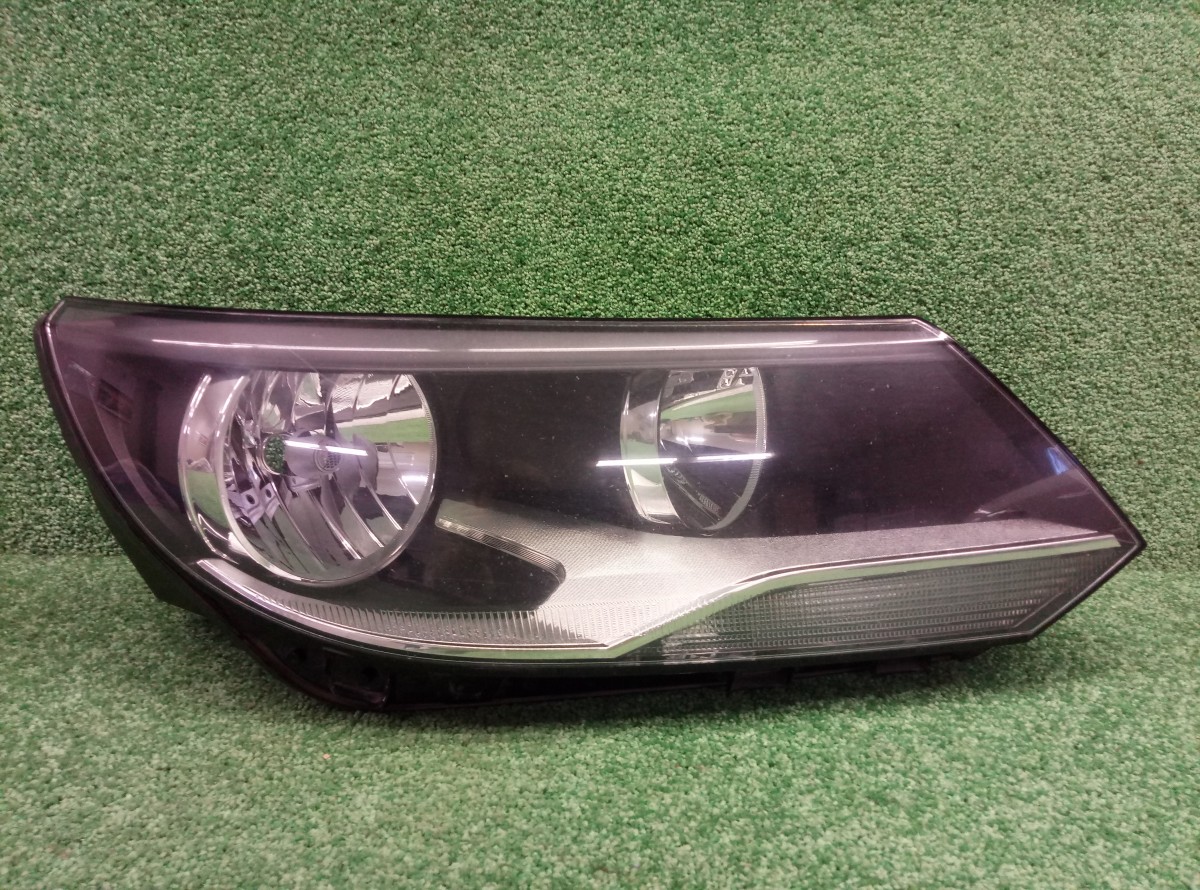 Фара правая Volkswagen Tiguan 2011-2017 5N1941006C на Volkswagen Tiguan 