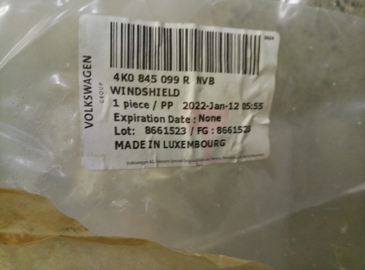 Стекло лобовое VAG 4K0845099RNVB с зеркалом Volkswagen Amarok на Volkswagen Amarok 