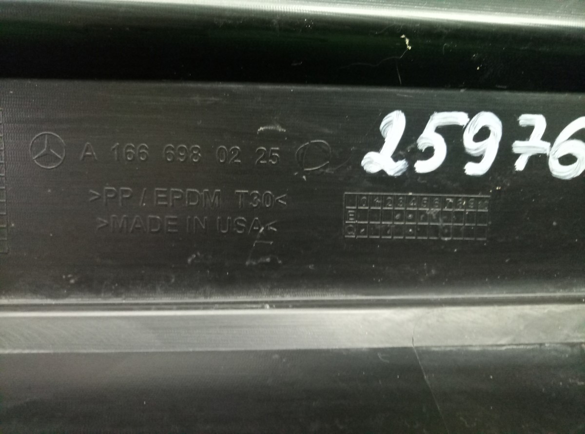 Накладка порога правая Mercedes-Benz Gle 2017 A1666980225 W166 на Mercedes-Benz M-Class W166