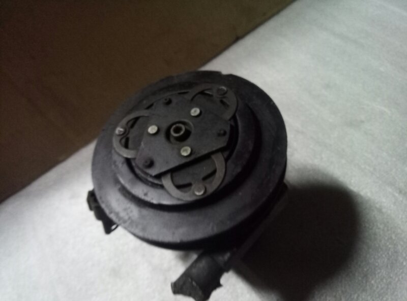 Компрессор системы кондиционирования Subaru Impreza  2000-2002 на Subaru Impreza 