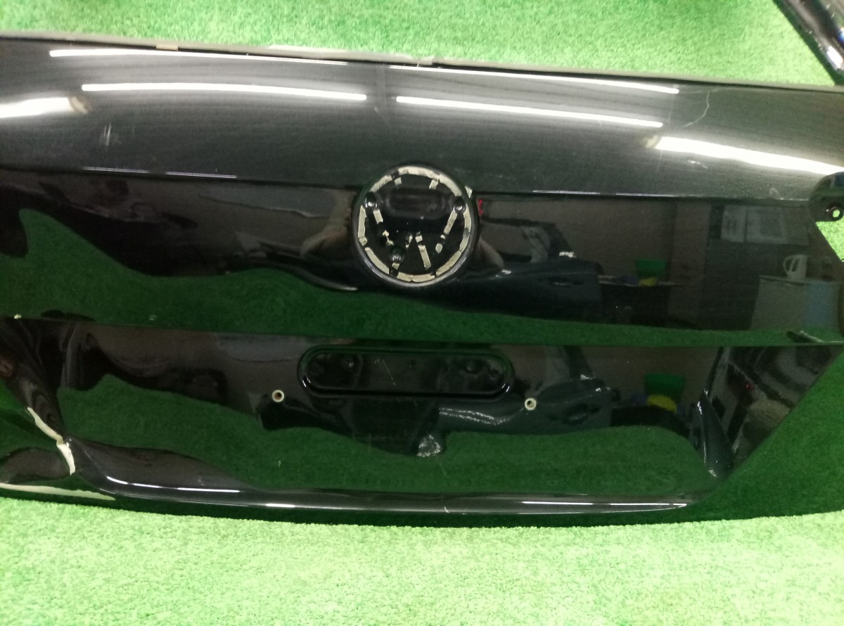 Крышка багажника Volkswagen Tiguan 2016-2020 5NA827159E на Volkswagen Tiguan 