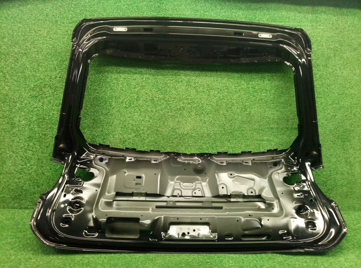 Крышка багажника Volkswagen Tiguan 2016-2020 5NA827159E на Volkswagen Tiguan 