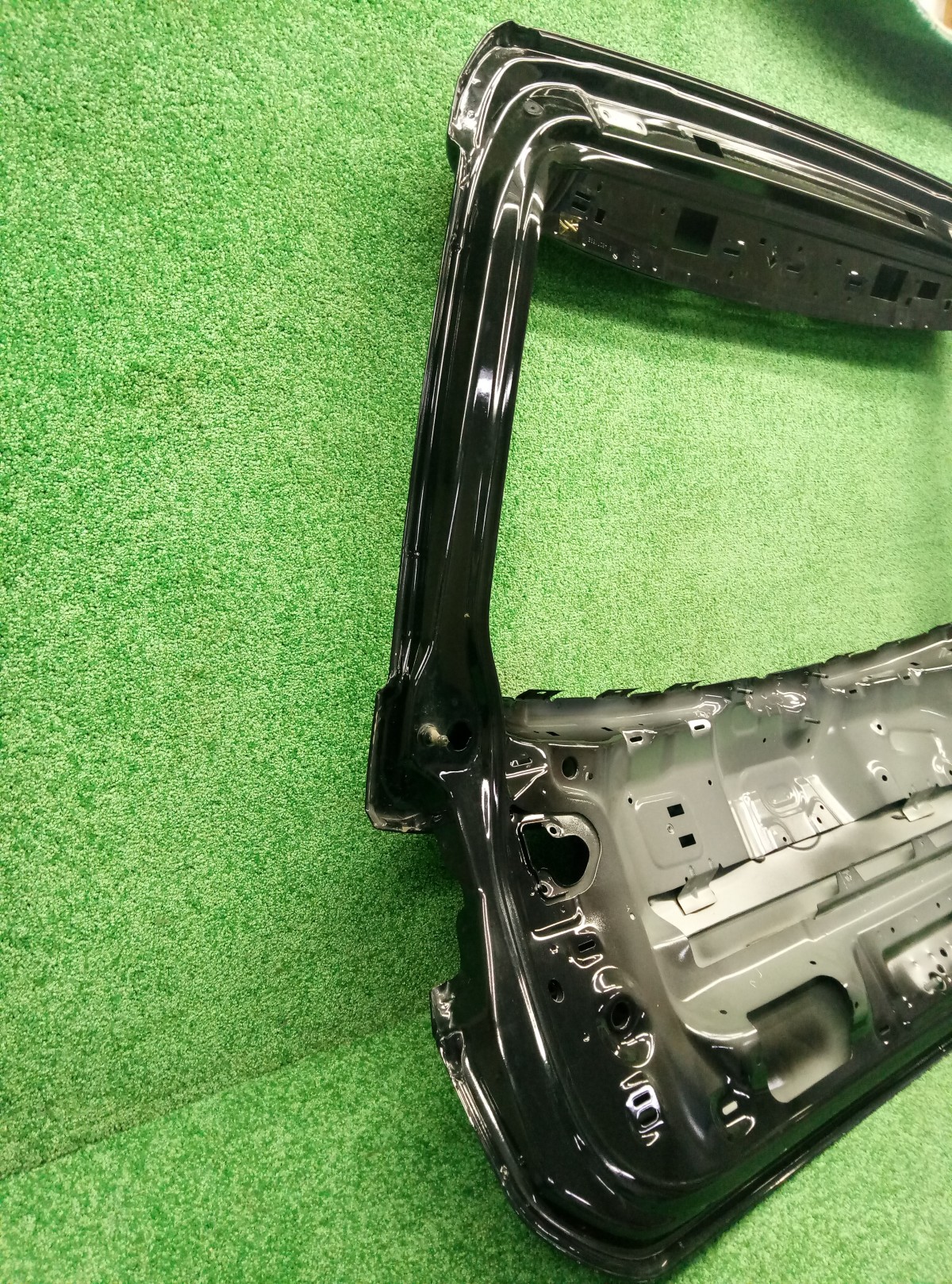 Крышка багажника Volkswagen Tiguan 2016-2020 5NA827159E на Volkswagen Tiguan 