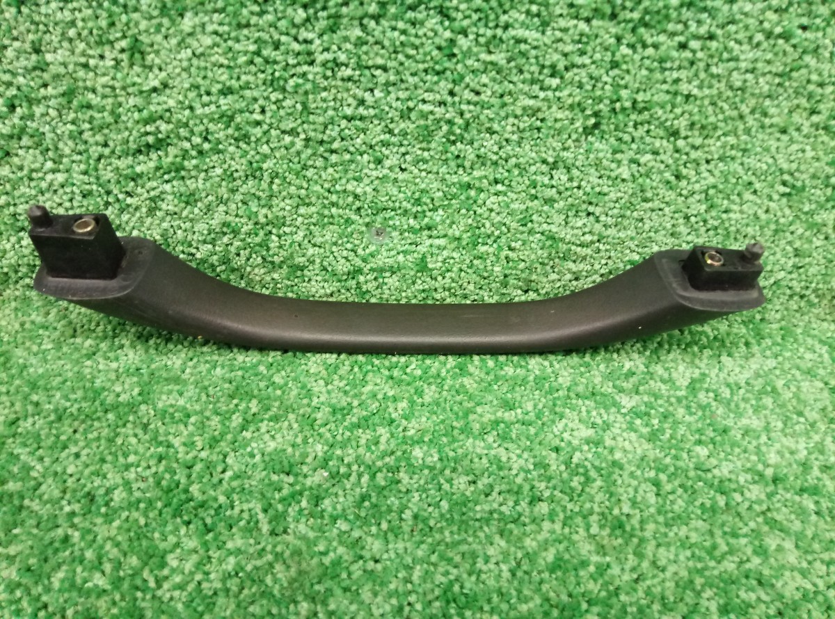 Ручка потолка передняя левая Mercedes-Benz E-Class 1997 A2108101351 W210 на Mercedes-Benz E-Class (W210,S210)