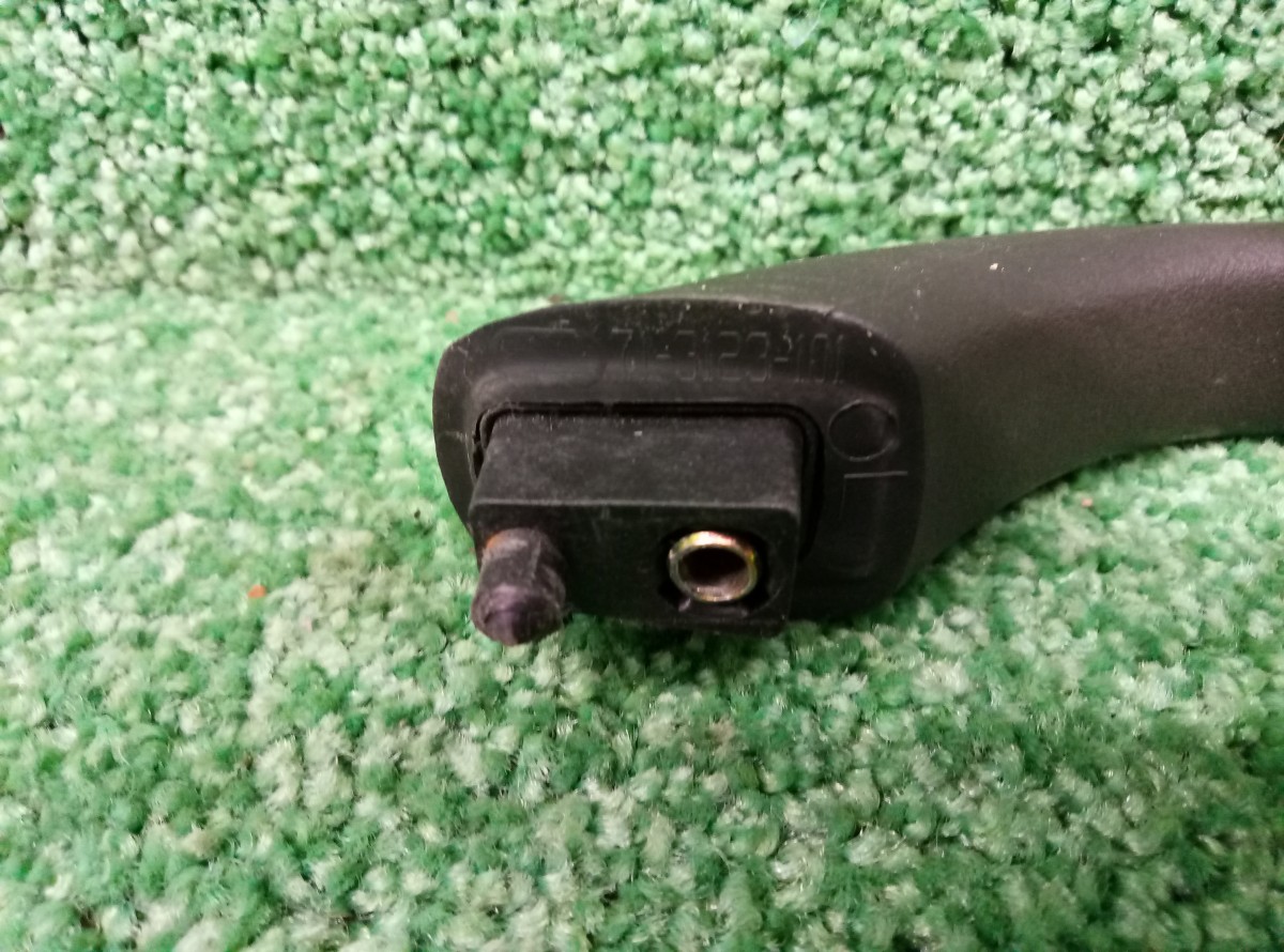 Ручка потолка передняя левая Mercedes-Benz E-Class 1997 A2108101351 W210 на Mercedes-Benz E-Class (W210,S210)