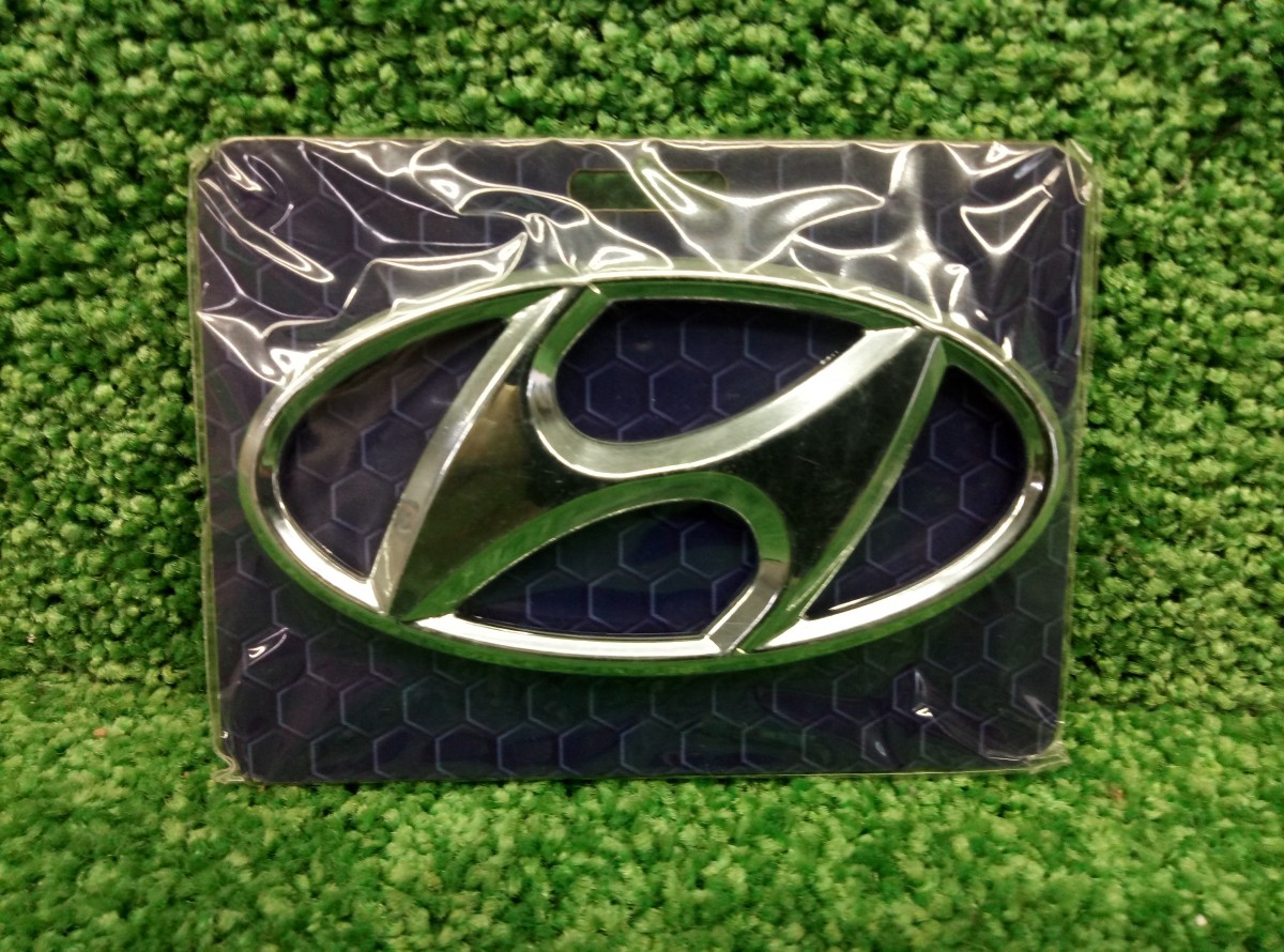 Эмблема на Hyundai Solaris 