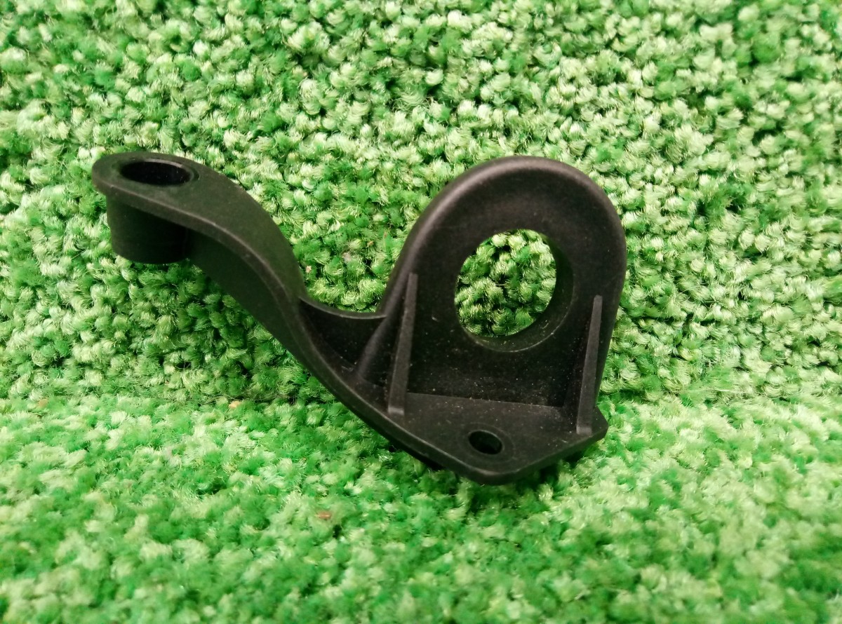 Кронштейн фары нижний правый VAG 5J0998226E на Skoda Fabia 