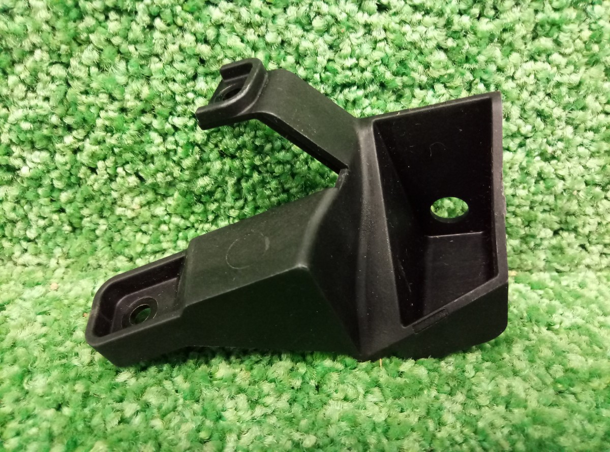 Кронштейн крепления фары правой Toyota 8119402120 Новый на Toyota Land Cruiser Prado 150