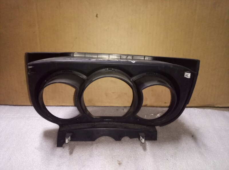 Накладка на панель приборов Nissan Tiida C11 2004-2012 на Nissan Tiida C11