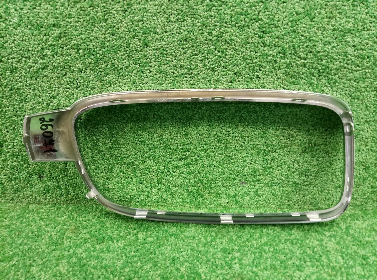 Решетка радиатора BMW 320 51137295435 F30 передняя левая на BMW 3-Series (F3x)