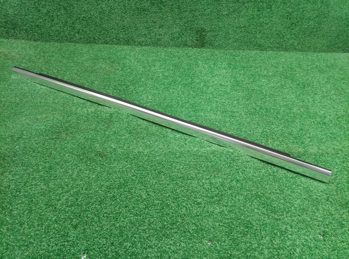 Молдинг стекла двери задней правой Mercedes-Benz W222 A2226901380 на Mercedes-Benz C-Class W204