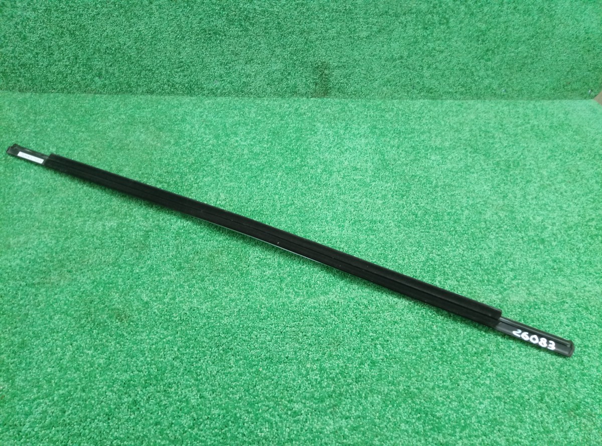Молдинг стекла двери задней правой Mercedes-Benz W222 A2226901380 на Mercedes-Benz C-Class W204