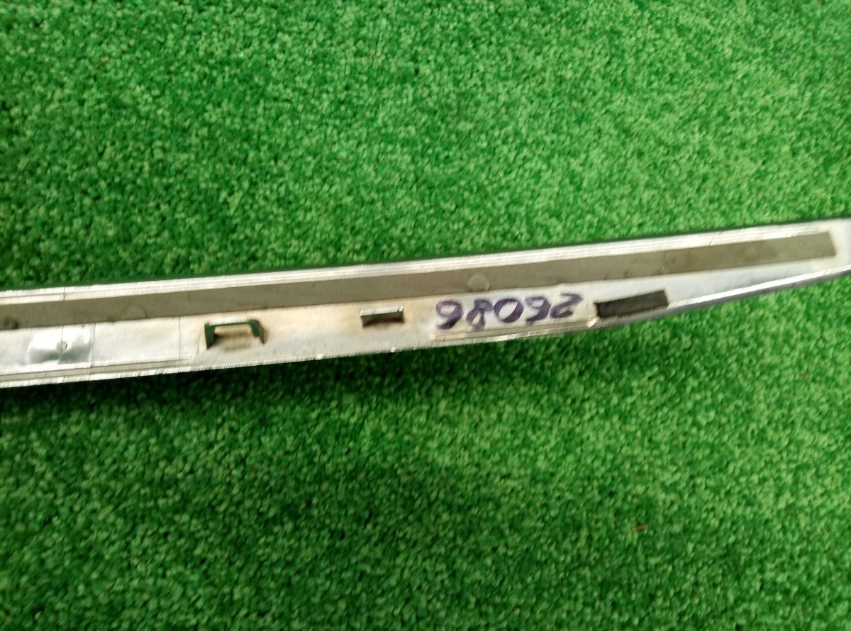 Накладка крышки багажника Mercedes-Benz E 200 А2127430082  на Mercedes-Benz C-Class W204