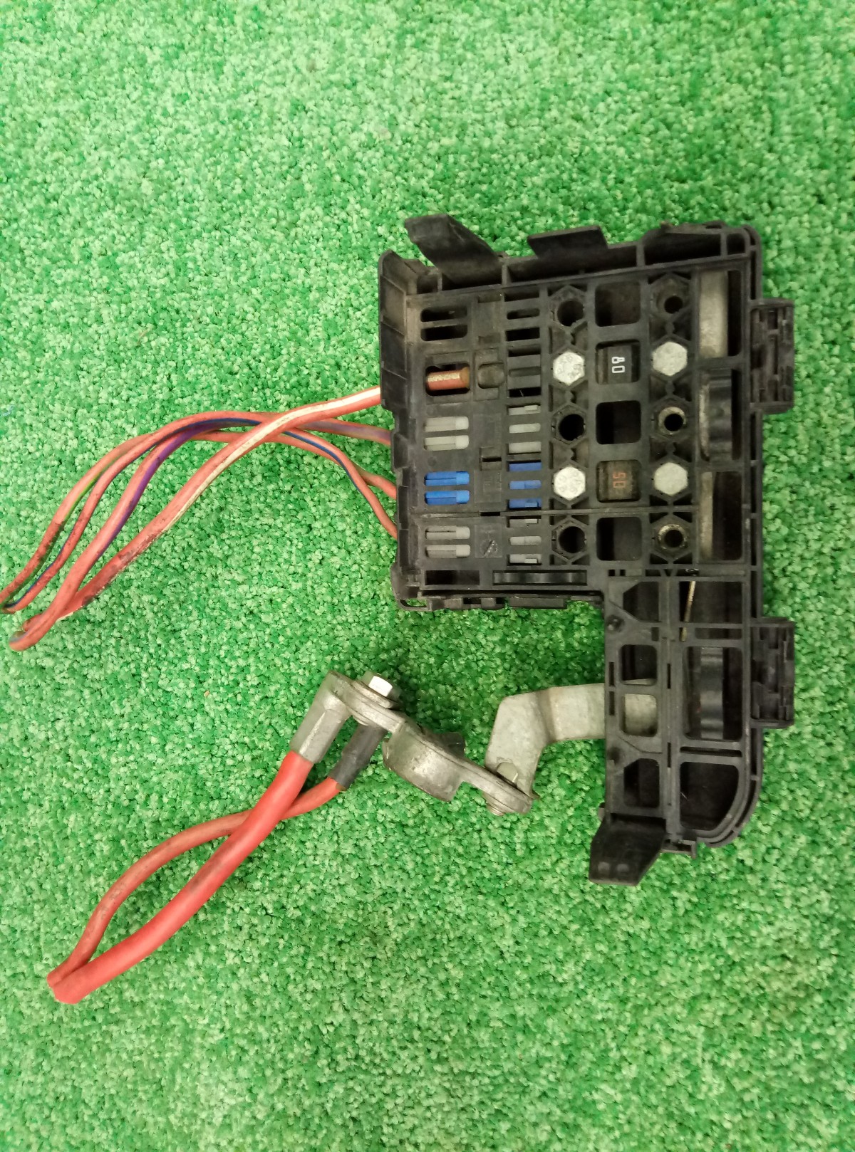 Блок предохранителей GM Corsa D 2006-2011 1718433-1 на Opel Corsa D 