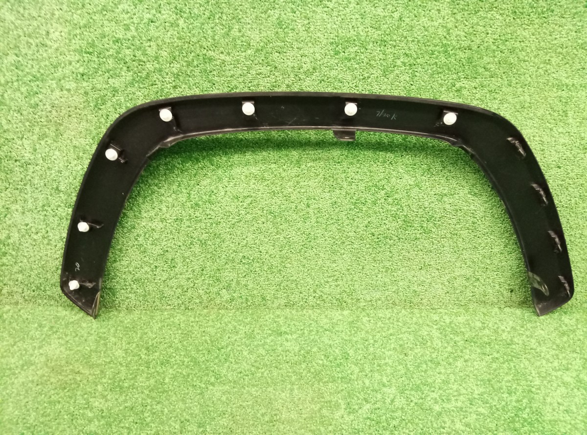 Накладка переднего левого крыла Toyota Rav 4 7560242160 на Toyota RAV 4  (CA40)