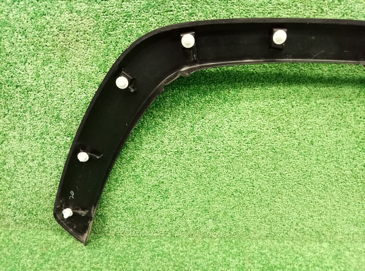 Накладка переднего левого крыла Toyota Rav 4 7560242160 на Toyota RAV 4  (CA40)