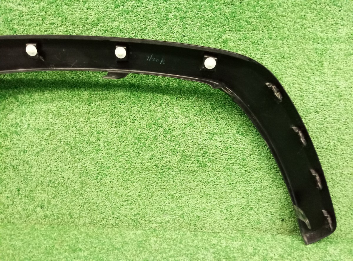Накладка переднего левого крыла Toyota Rav 4 7560242160 на Toyota RAV 4  (CA40)