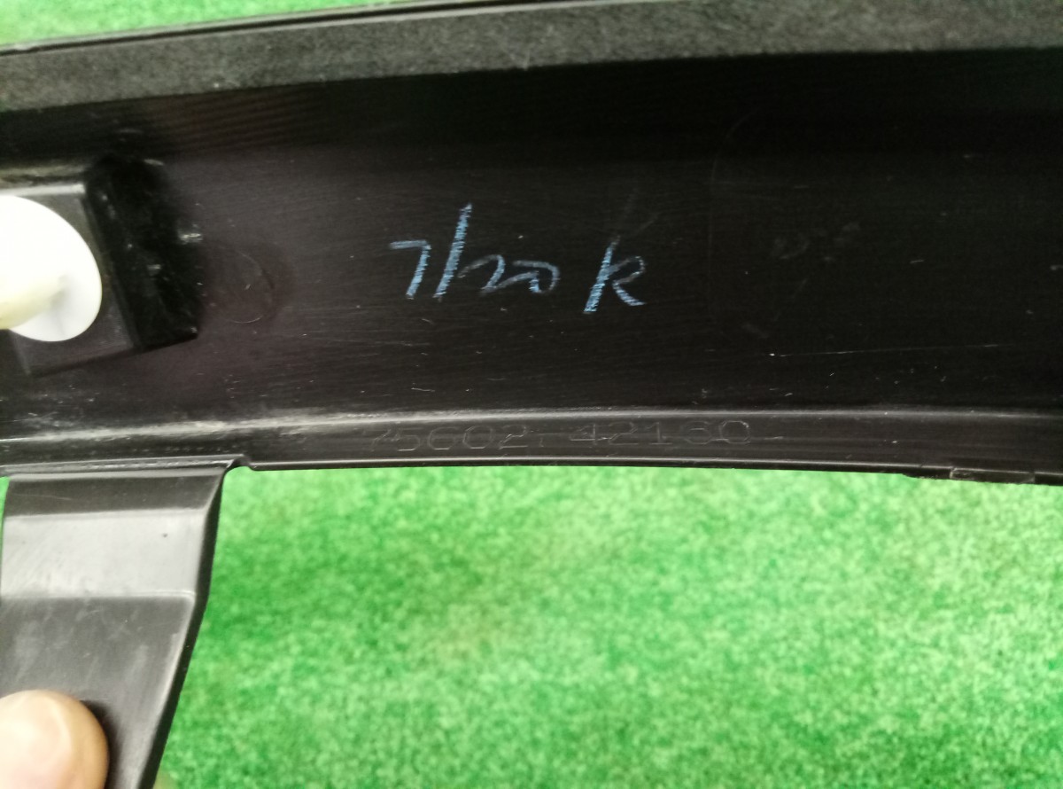 Накладка переднего левого крыла Toyota Rav 4 7560242160 на Toyota RAV 4  (CA40)