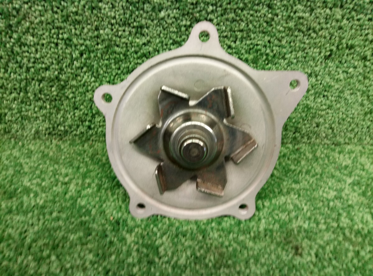 Помпа (насос) водяной Airtex AW7140  на Chrysler Stratus 