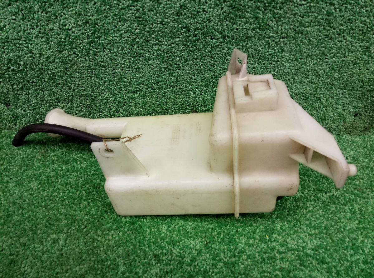 Расширительный бачок Mazda Demio DY 2002-2007 823020118 на Mazda Demio I (DW)