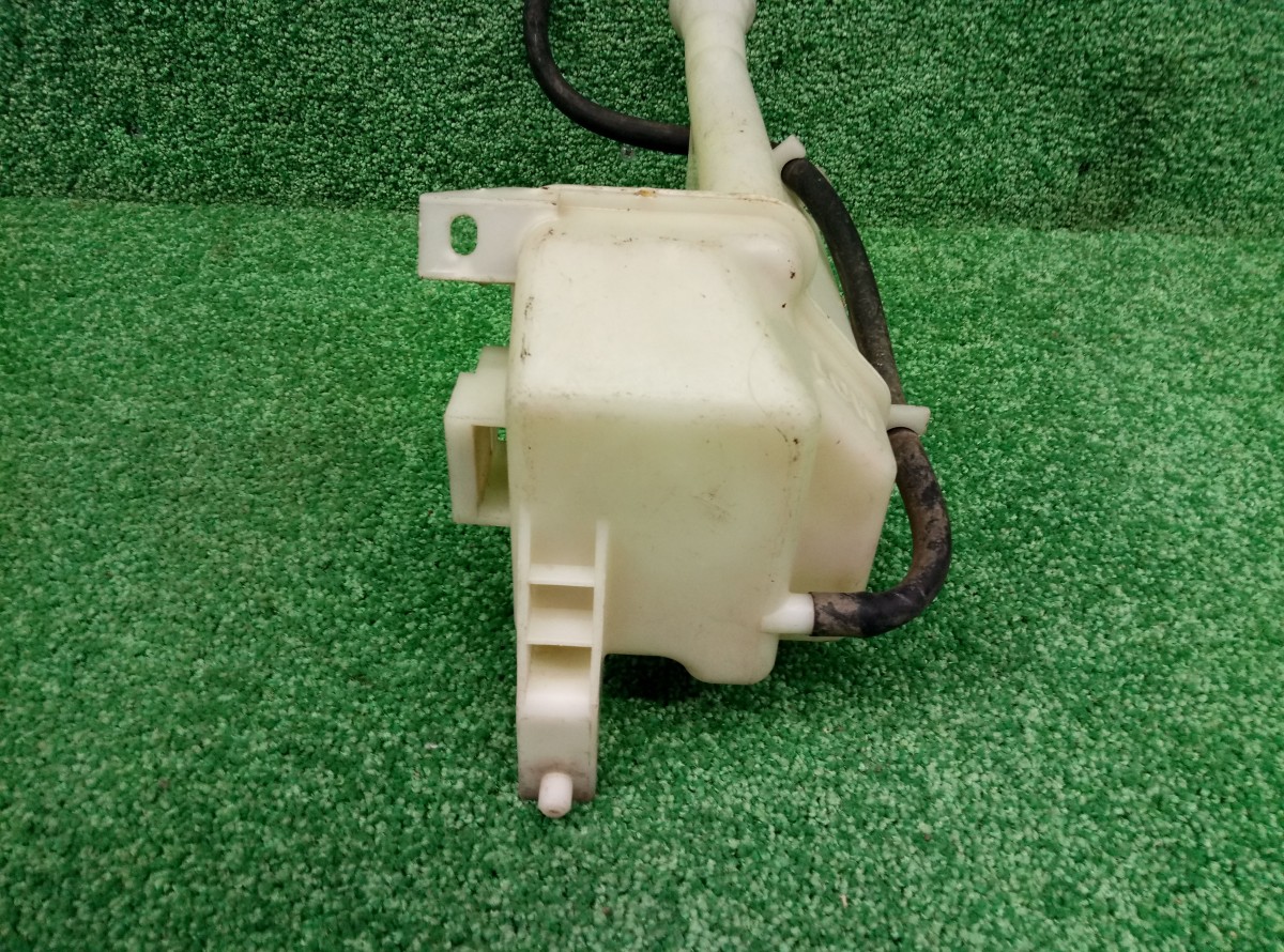 Расширительный бачок Mazda Demio DY 2002-2007 823020118 на Mazda Demio I (DW)