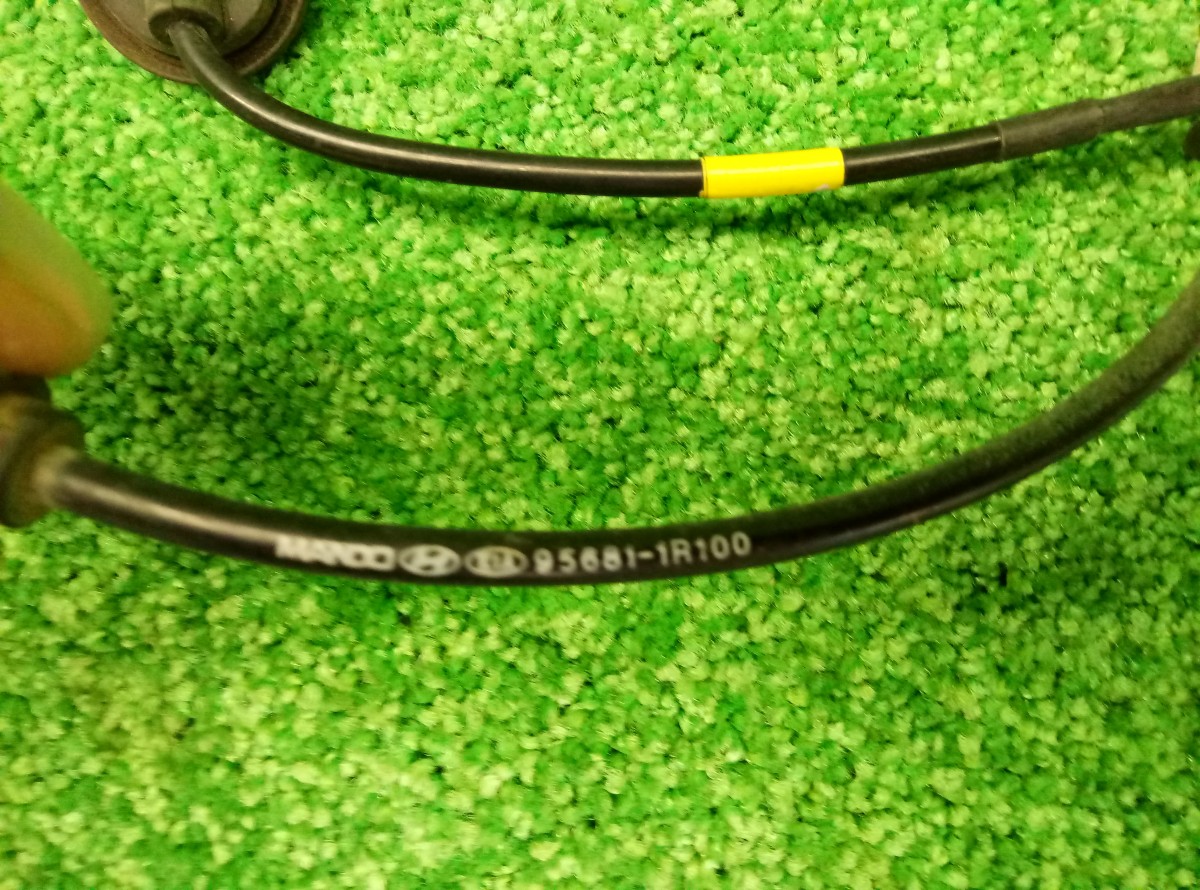 Датчик ABS задний правый 956811R100 Hyundai Solaris / Kia Rio на Hyundai Solaris 