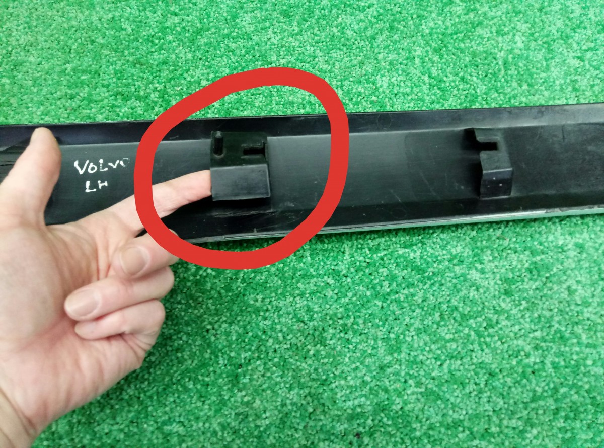 Накладка двери передней левой Volvo XС60 2008-2014 31294845 на Volvo XC60 