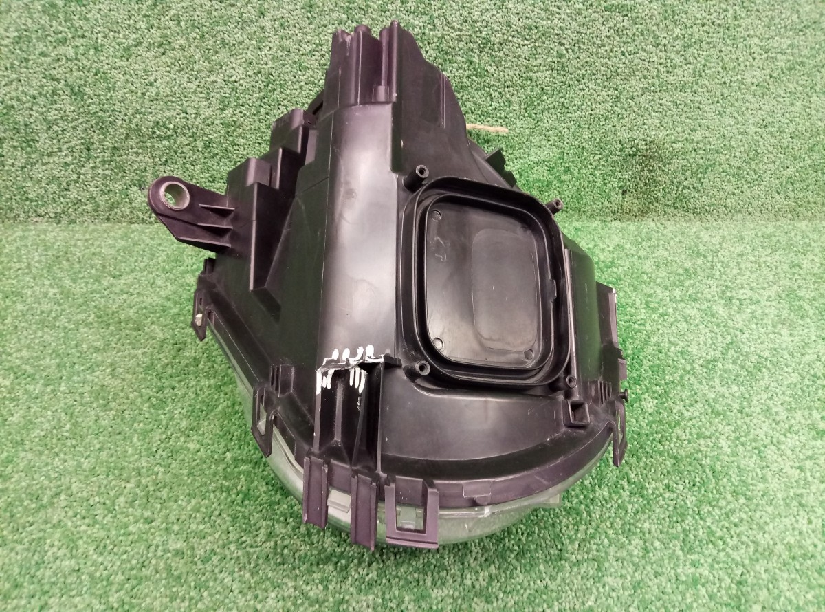 Фара правая Mini Countryman R60 2010-н.в. 0301225302 на Mini Countryman R60