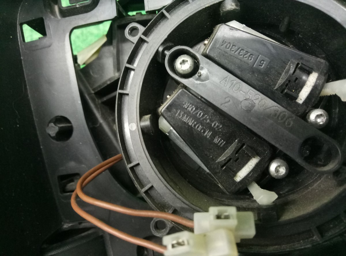 Зеркало правое электрическое Renault Fluence  2009-н.в. 7 контактов 963010175R на Renault Fluence 