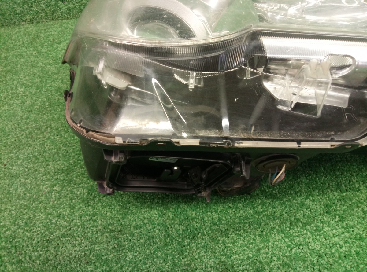 Фара правая Lexus GX 2009-2013 8114560F01 на Lexus GX