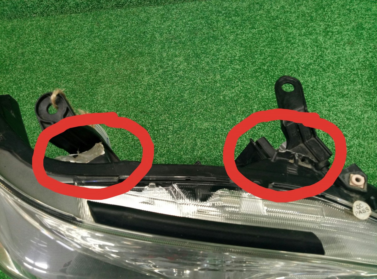 Фара правая Lexus GX 2009-2013 8114560F01 на Lexus GX