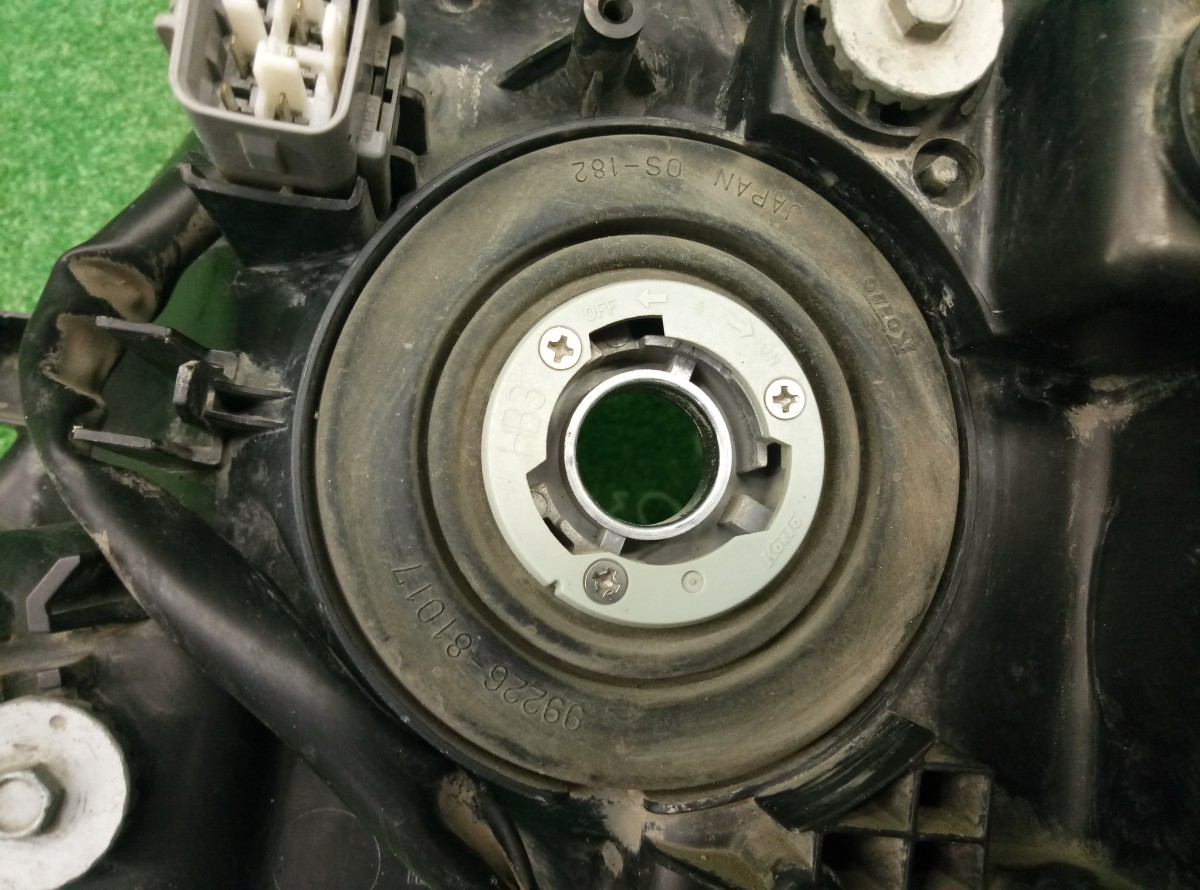 Фара правая Lexus GX 2009-2013 8114560F01 на Lexus GX