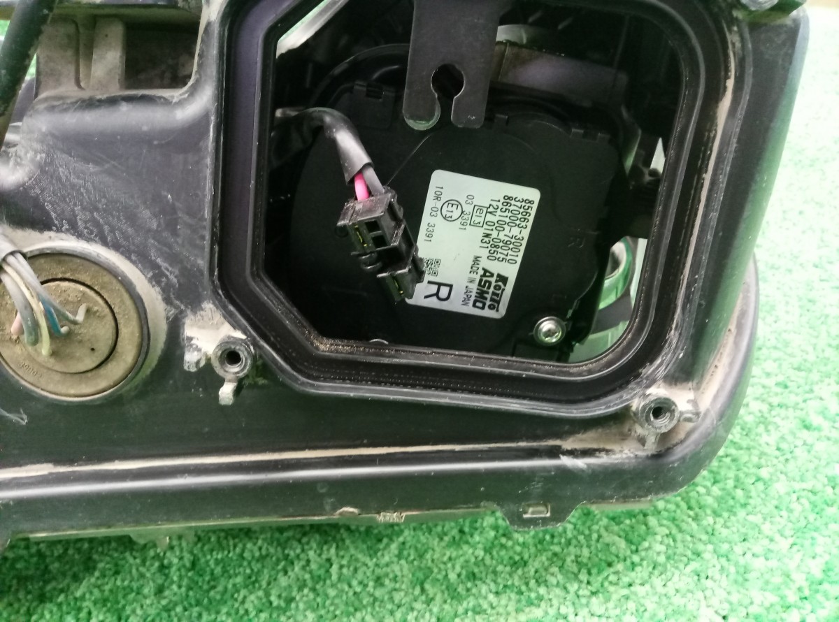 Фара правая Lexus GX 2009-2013 8114560F01 на Lexus GX