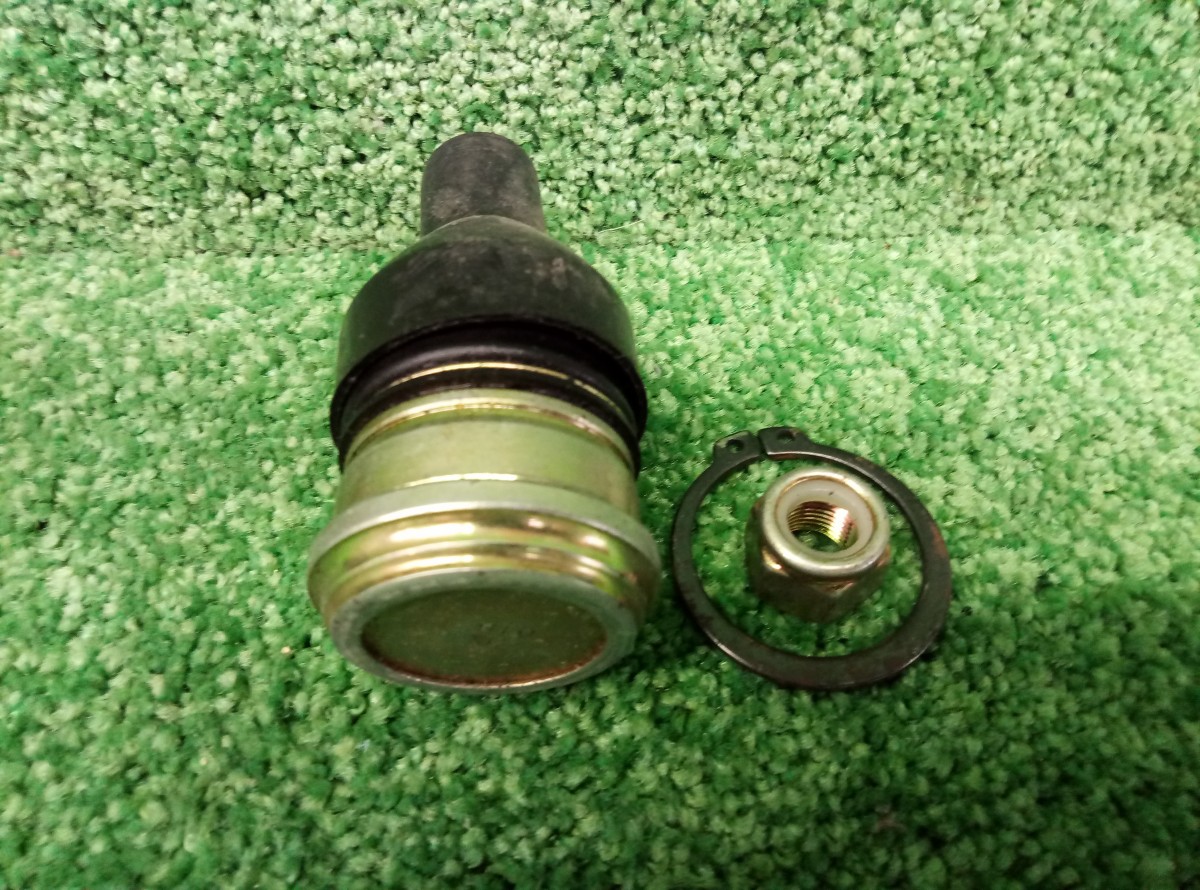 Наконечник рулевой 572183006 НОВЫЙ на Mazda 2(DE)