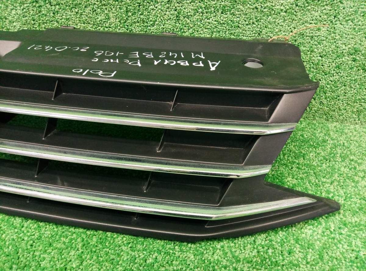 Решетка радиатора передняя Volkswagen Polo 15-20 6RU853653B на Volkswagen Polo V