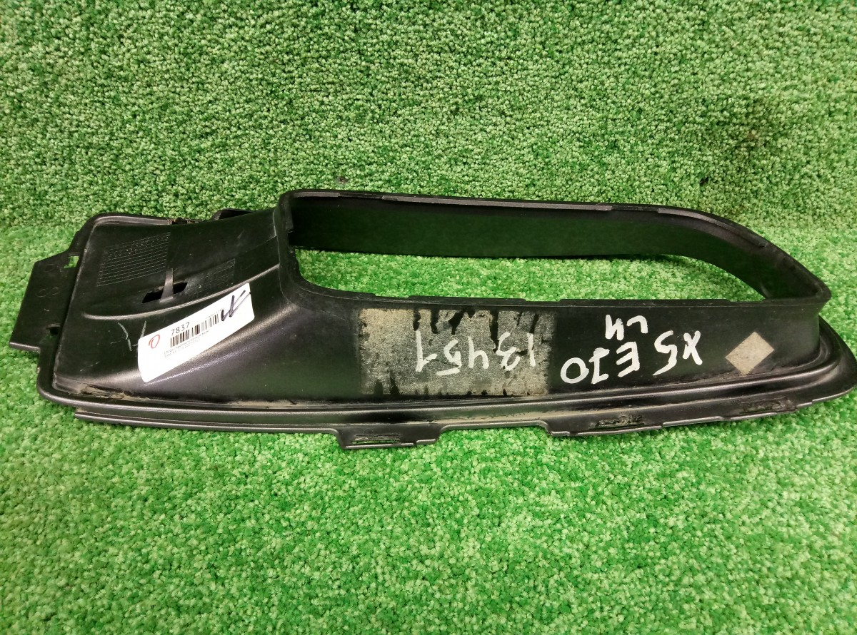 Решетка в бампер левая BMW X5 E70 2006-2010 51117175485 без дефектов на BMW X5 E70