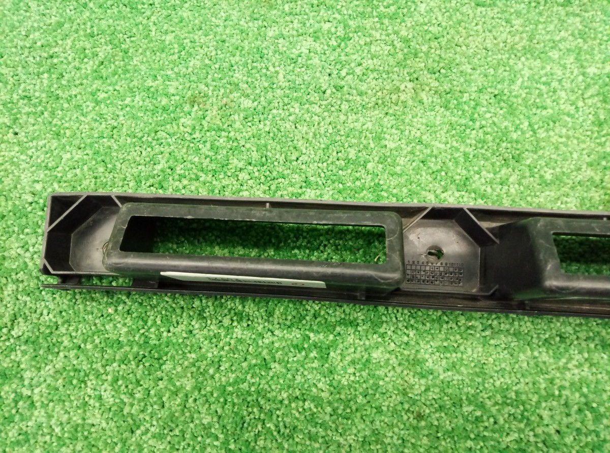 Кронштейн заднего бампера Ford Focus 5M5117B861 на Ford Focus 3