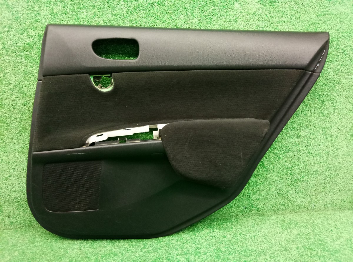 Обшивка двери задней правой Nissan Teana J32 82976JN20A на Nissan Teana J32