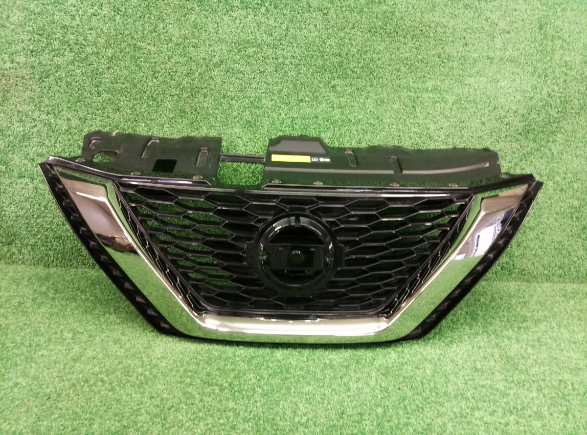 Решетка радиатора Nissan Qashqai J11 62310HV3 на Nissan Qashqai J11