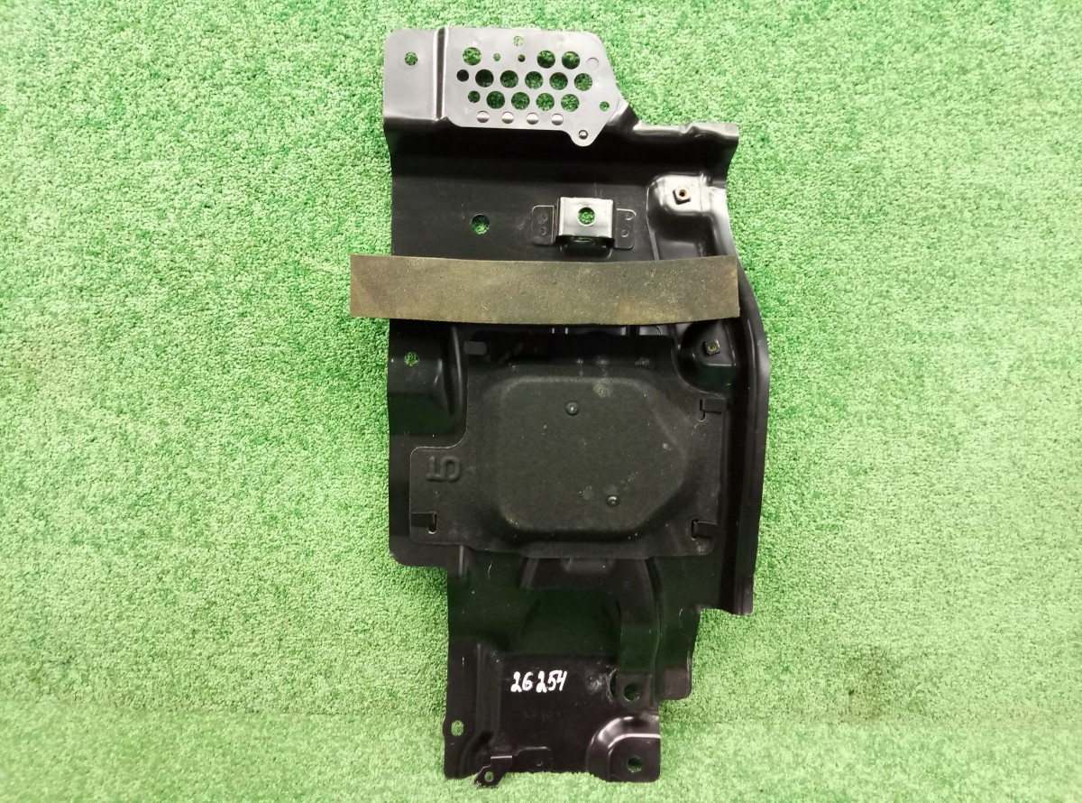 Защита двигателя передняя правая Toyota LAND Cruiser 5140960100 Новая на Toyota Land Cruiser 200