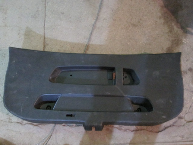 Обшивка крышки багажника BMW X1 (E84) 2009-2012 на BMW X1 (E84)