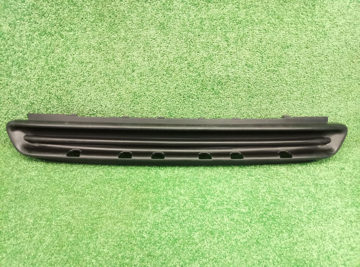 Решетка переднего бампера центральная Peugeot 308 2007 9674675177 на Peugeot 308