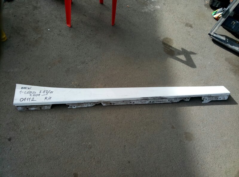 Накладка на порог (наружная) BMW 1-Series (F20-F21) 2011-н.в. на BMW 1-Series (F20-F21)