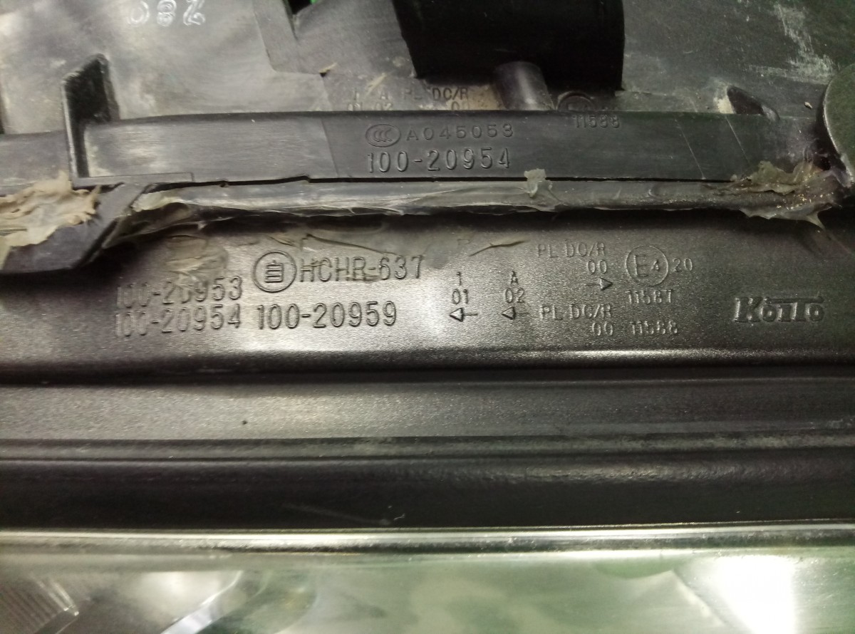Фара правая Subaru Outback на зап.части 10020959 на Subaru Outback IV